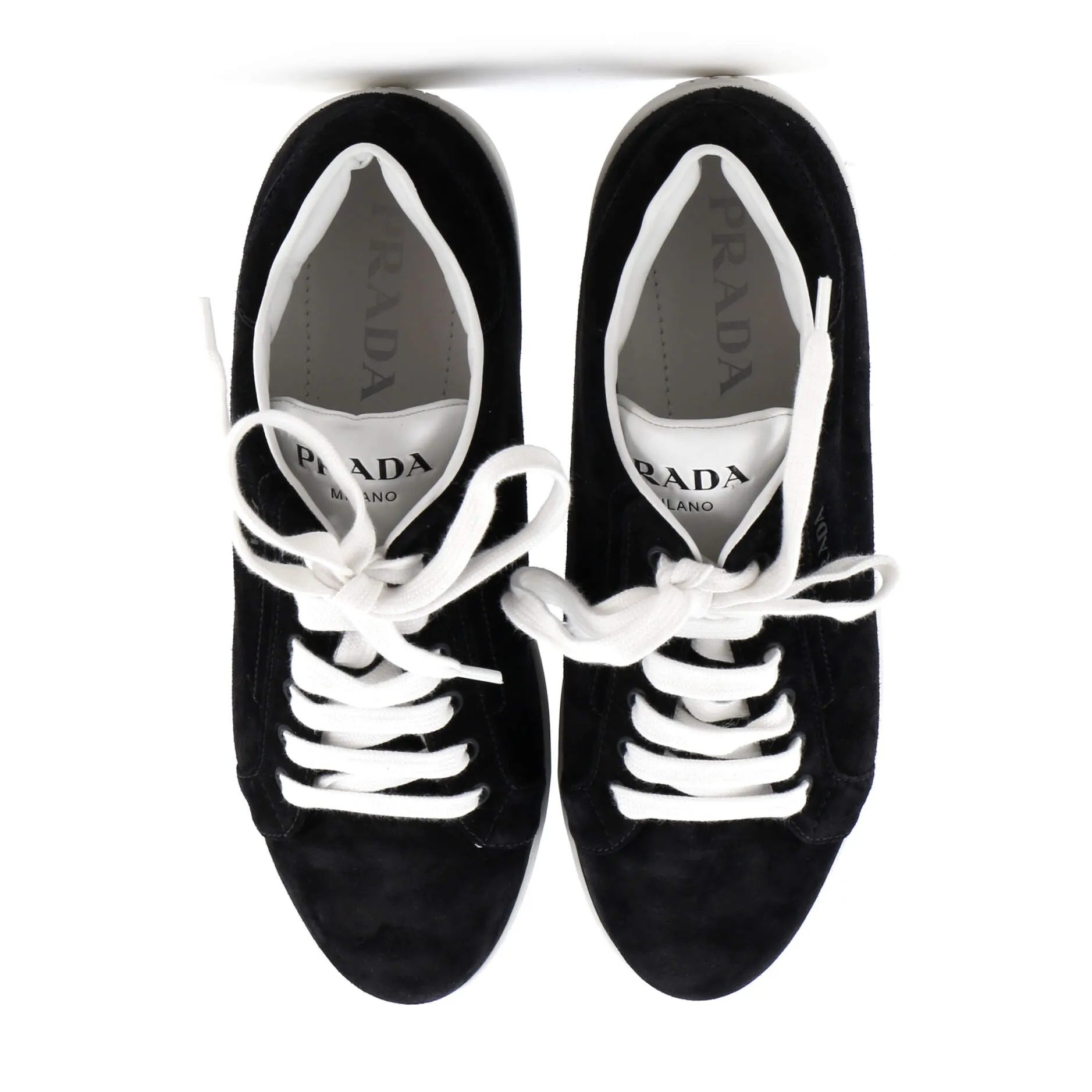 Avenue District Sneakers Suede