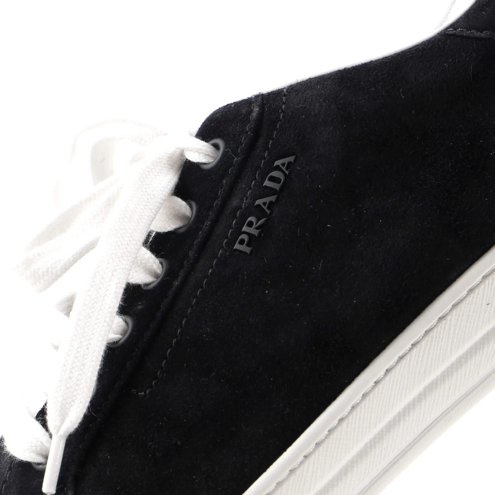 Avenue District Sneakers Suede