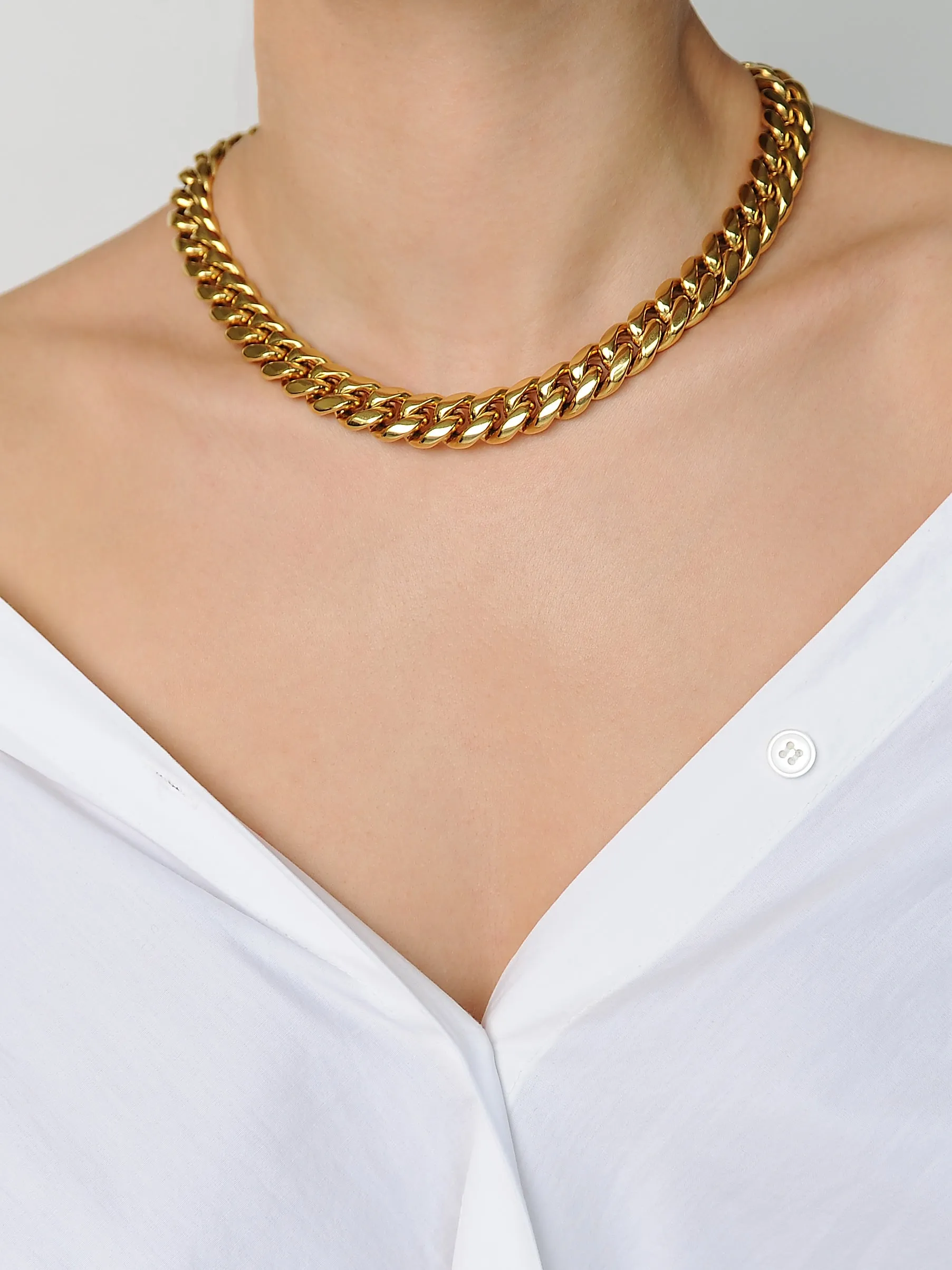 Classic Minimal Gold Chain