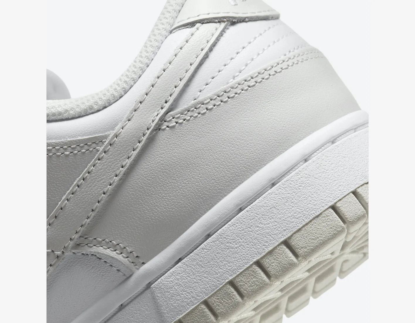 Nike Dunk Low 'Photon Dust'