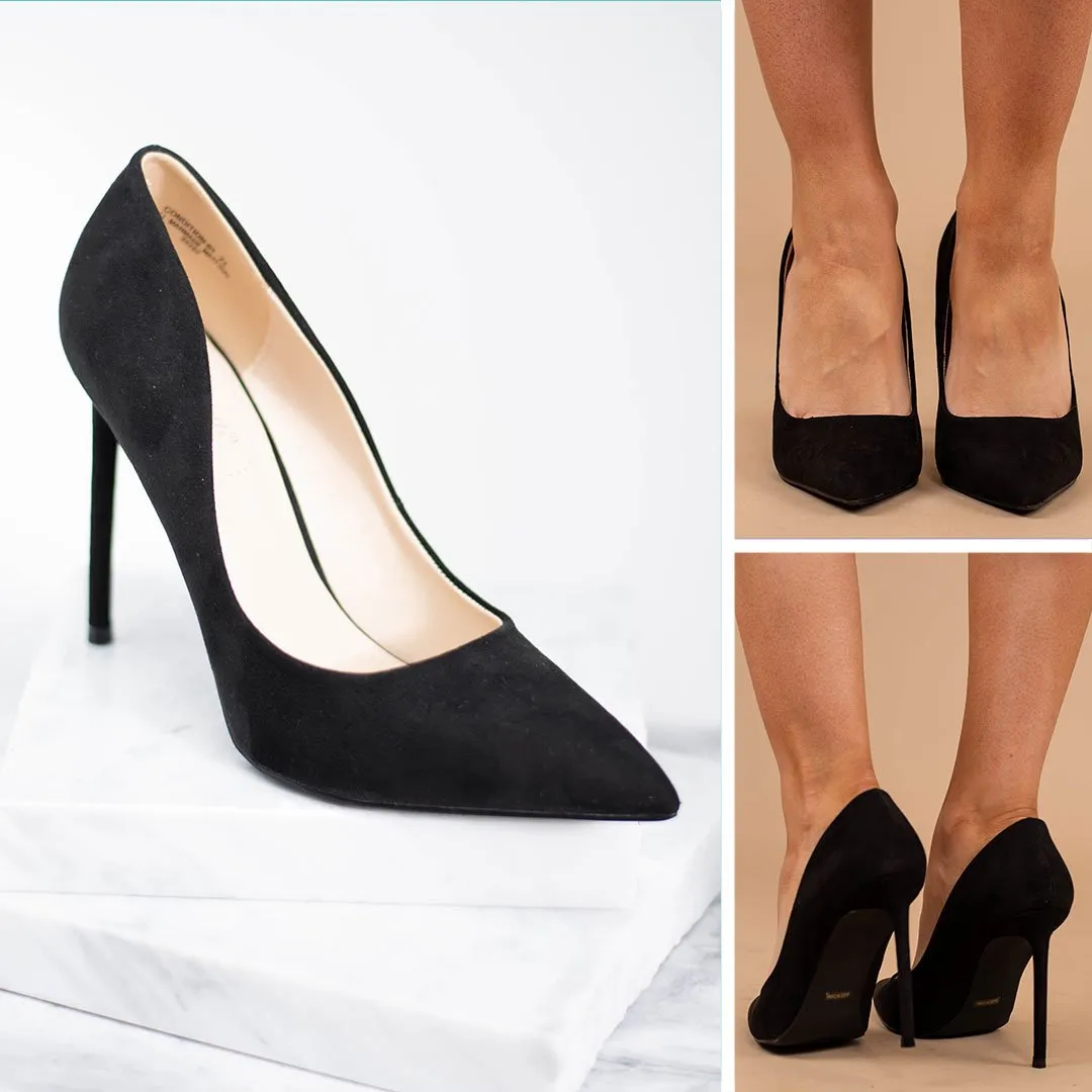 Out Of Your League Black Pumps
