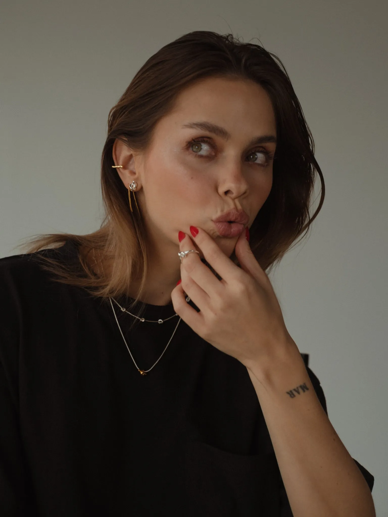 TWIST MINIMAL NECKLACE - GOLD & SILVER